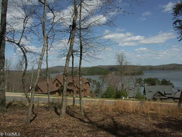 2nd image of 132 Printers Ln