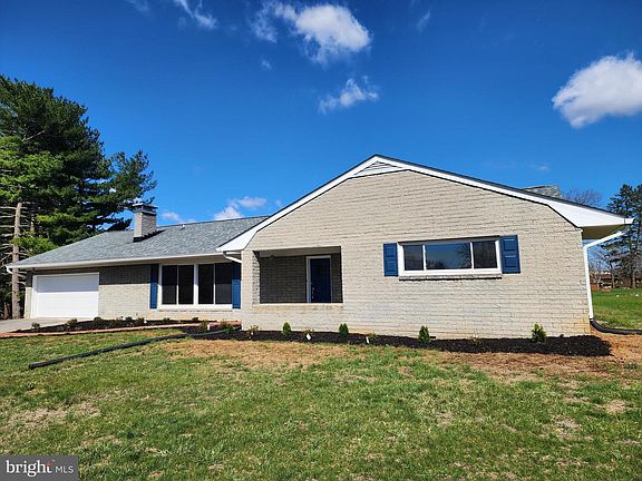 4th image of 15 Brightwood Cir