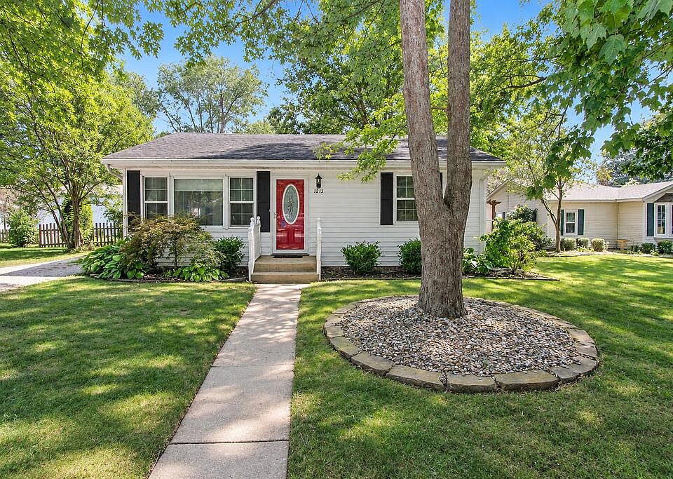 1st image of 1213 Farrand Ave