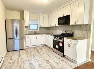 1106 150th St #2, Whitestone, NY 11357