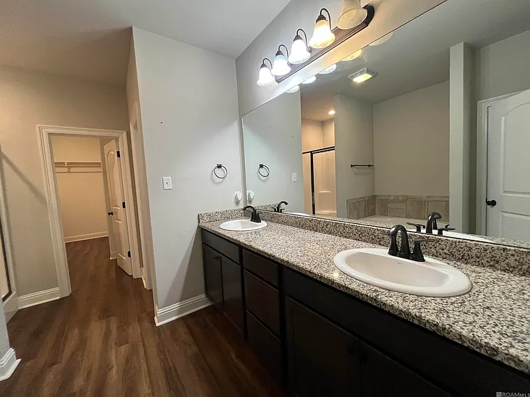 1303 Hickory Creek Dr — Photo 21