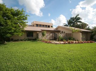 9800 SW 2nd St, Plantation, FL 33324