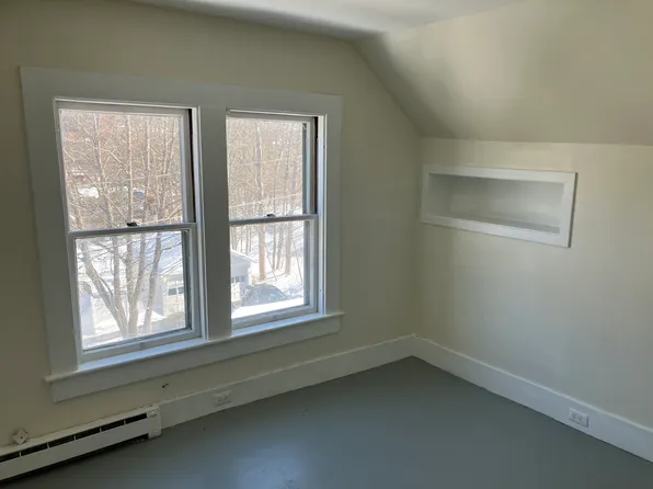 144 Maple St APT 3, Brattleboro, VT 05301