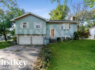 505 SW Holloway Ln, Lees Summit, MO 64081