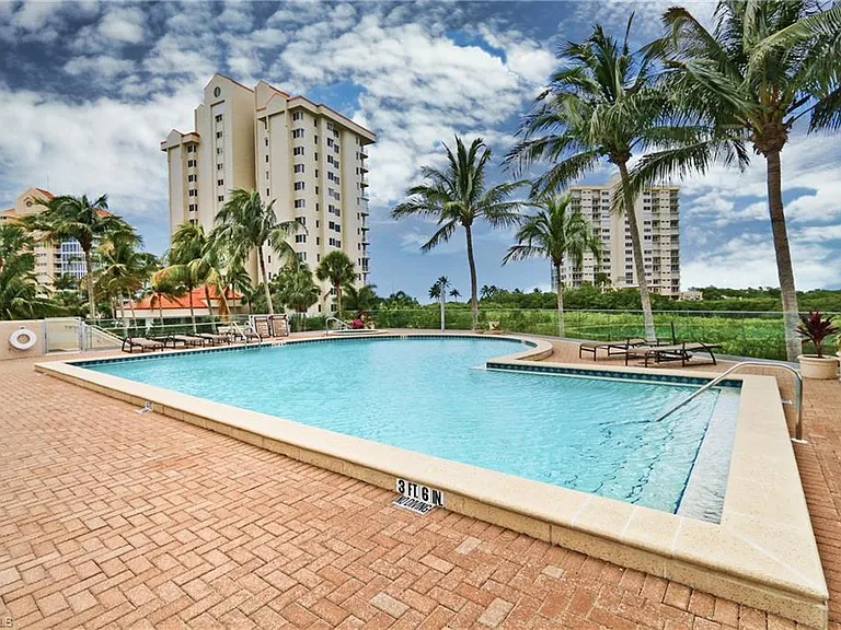 60 Seagate Dr #402 — Photo 25