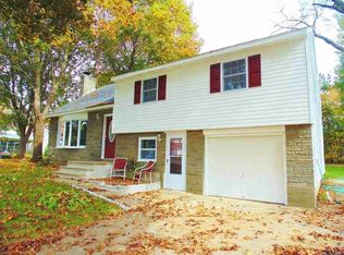 6 Devonshire Ln, Glenville, NY 12019