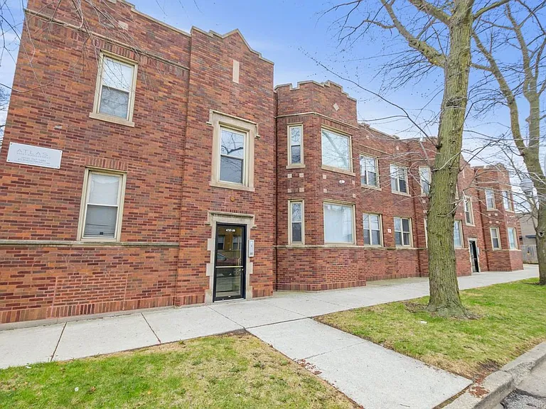 4737-4743 W 65th Mobility Zone — Photo 13