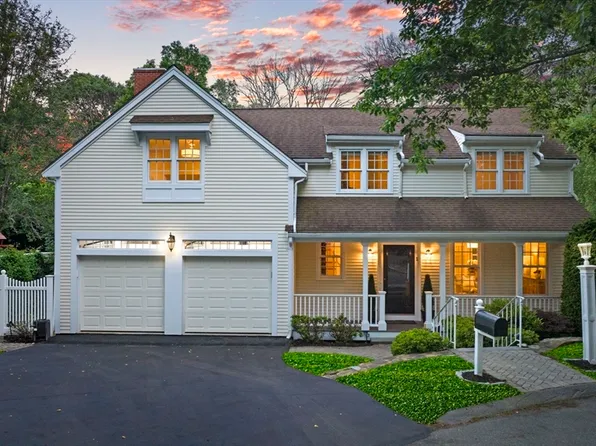 1 Westport Ln, Marblehead, MA 01945