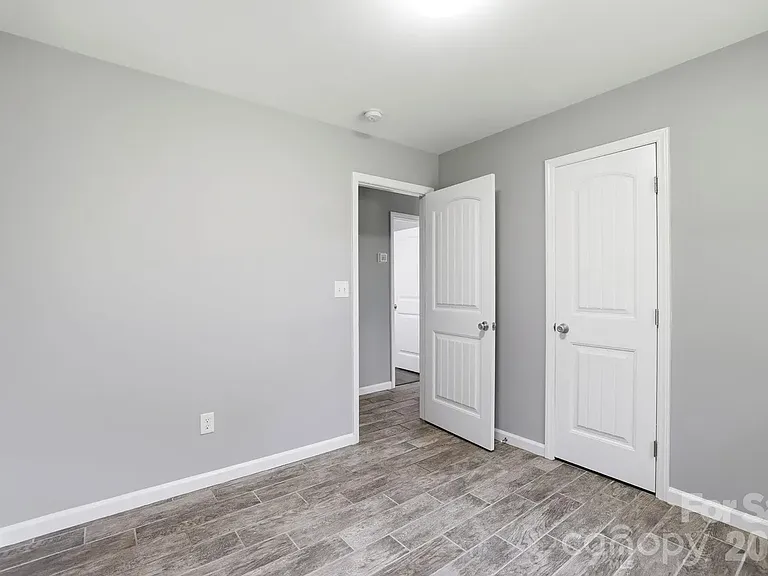 1108 Willoughby Rd — Photo 9