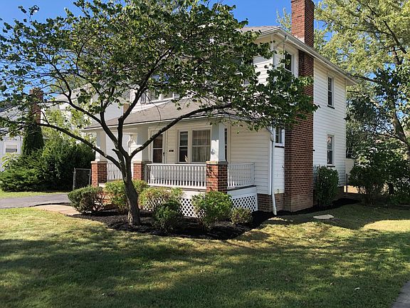 3rd image of 26351 Shoreview Ave
