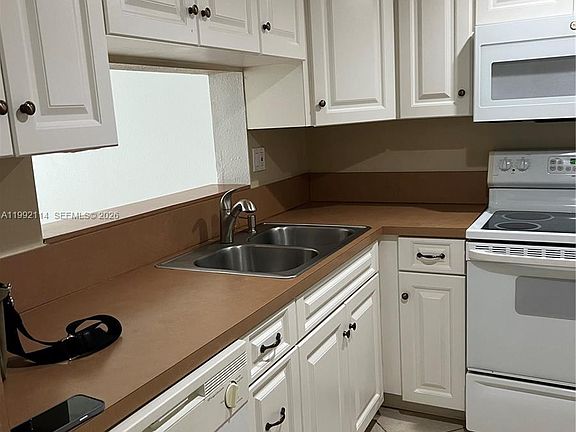 4th image of 10845 SW 112th Ave APT 107