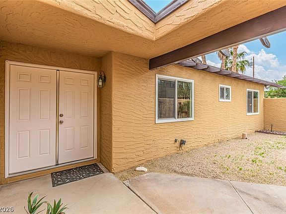 4th image of 622 E Fairway Rd