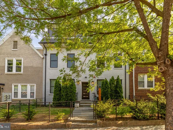 1120 Penn St NE APT 2, Washington, DC 20002