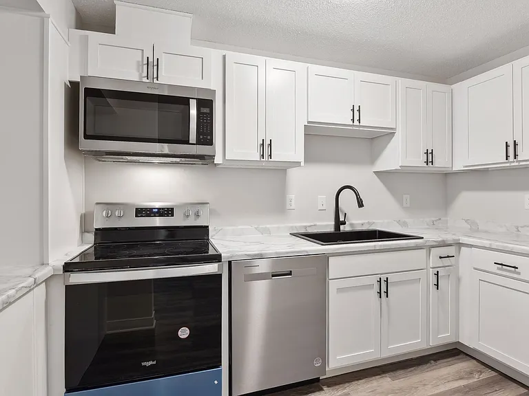3200 Virginia Ave S #305 — Photo 9