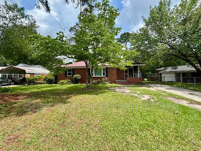 3 bed, 1.0 bath, 1100 sqft, $1,125 — Photo 1