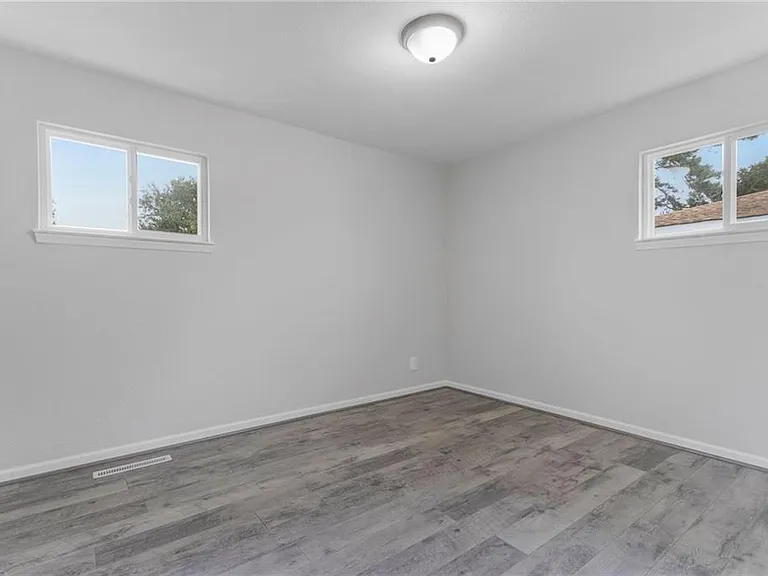625 Kenneth Rd — Photo 25