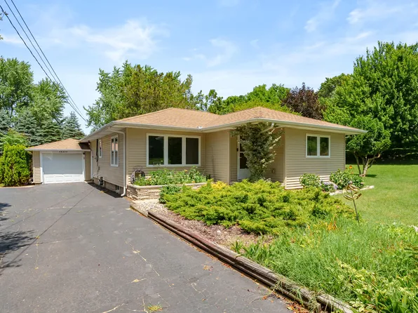 68334 Apple Ln, Benton Harbor, MI 49022