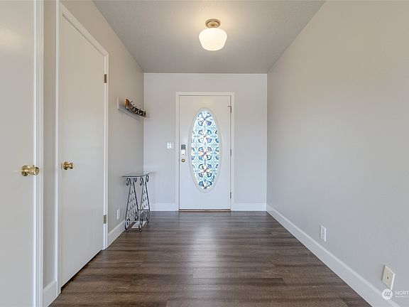 5th image of 1209 Southview Drive