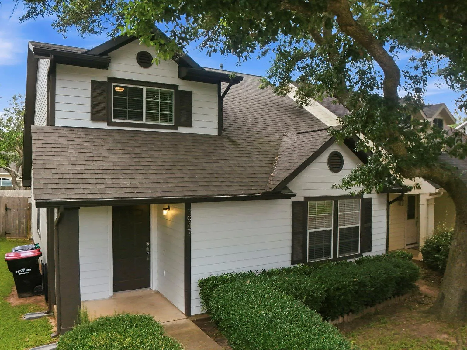 3 bed, 2.5 bath, 1551 sqft, $2,000 — Photo 3