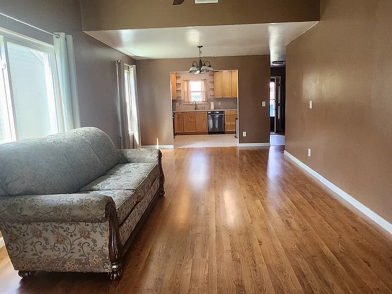 35138 Whispering Oaks Blvd — Photo 5