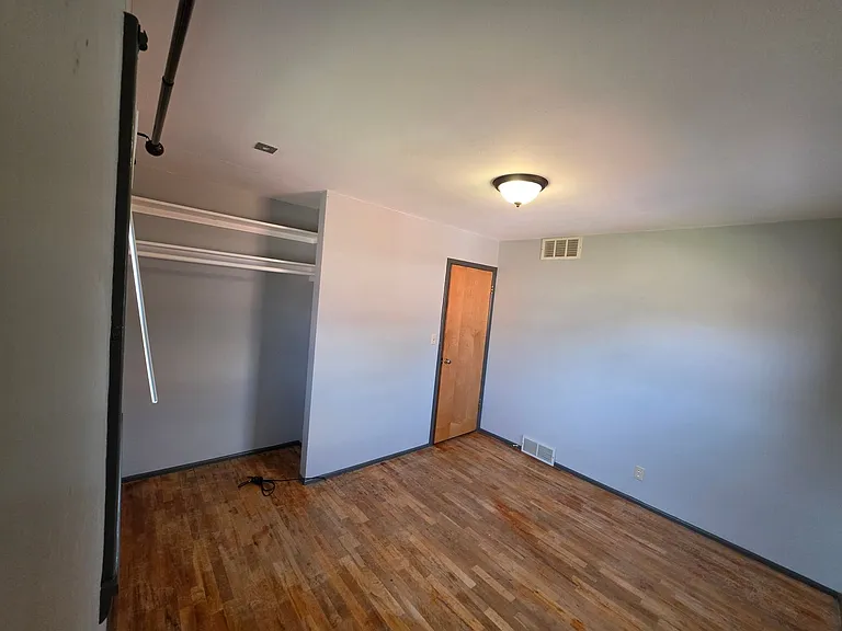 124 E Van Buren St — Photo 11