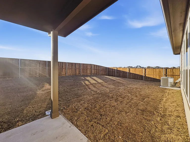 622 Saxony Dr — Photo 22