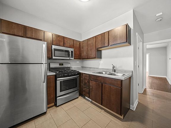 2nd image of 2006 W Birchwood Ave APT 2