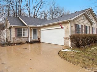 8836 Redstone Dr, Pinckney, MI