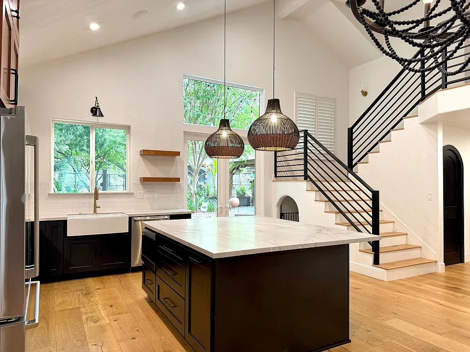 2338 La Lima Way