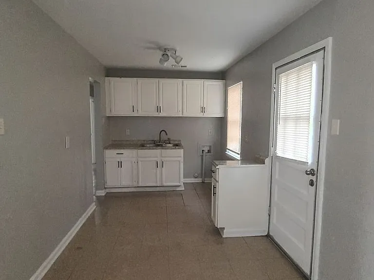 2551 Dakar Ave — Photo 12