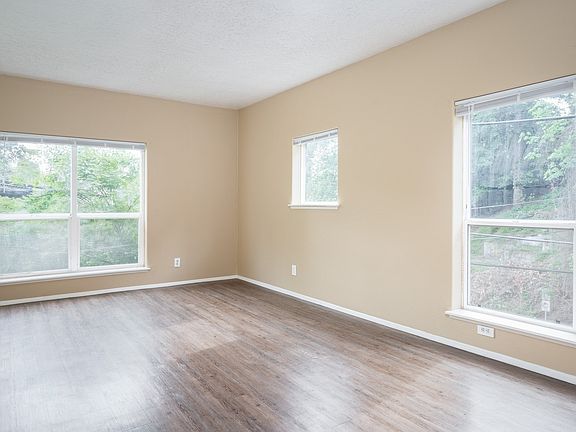 Goose Hollow | Living Room with Large Windows