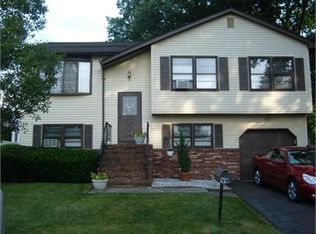 107 Constitution Ct, Union, NJ 07083