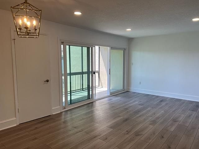1st image of 552 E Orange Dr #9