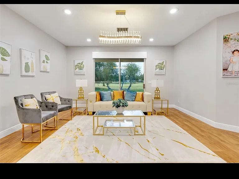 2707 Scarborough Dr — Photo 2