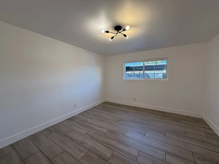 8517 Cedros Ave — Photo 10