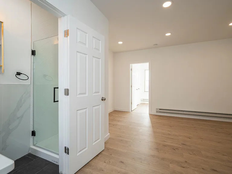 1617 Harrison St — Photo 13