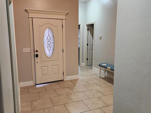 3rd image of 2224 SW Oxford Dr