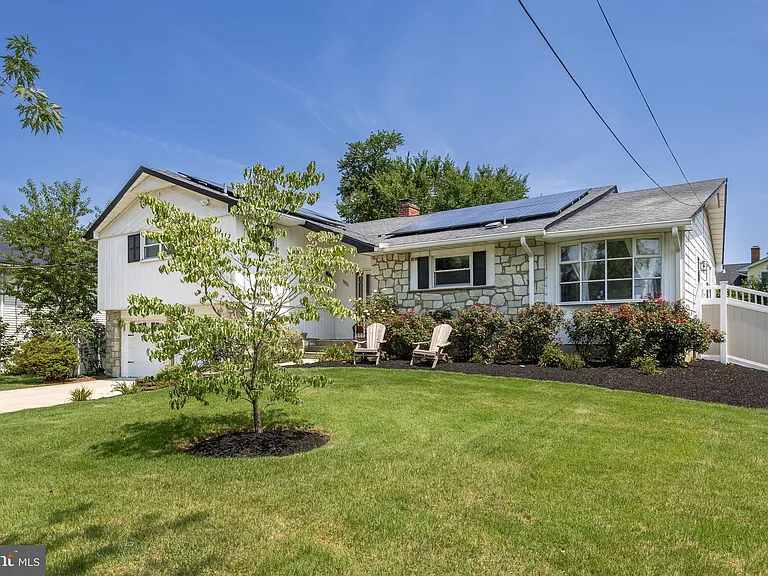 1022 Haral Pl — Photo 3