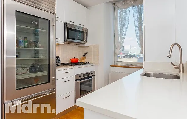 Rented by Mdrn Residential | media 10