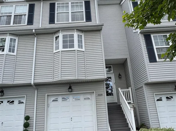 1009 Ethan Allen Drive #1009, New Windsor, NY 12553