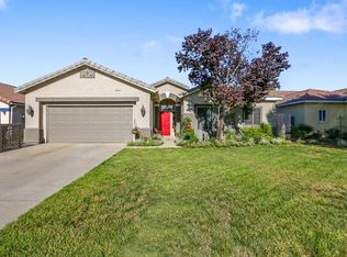 2883 Hillside Ct, Hanford, CA 93230