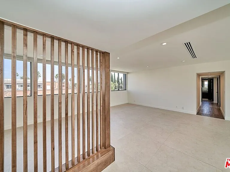 145 S Maple Dr #401 — Photo 8