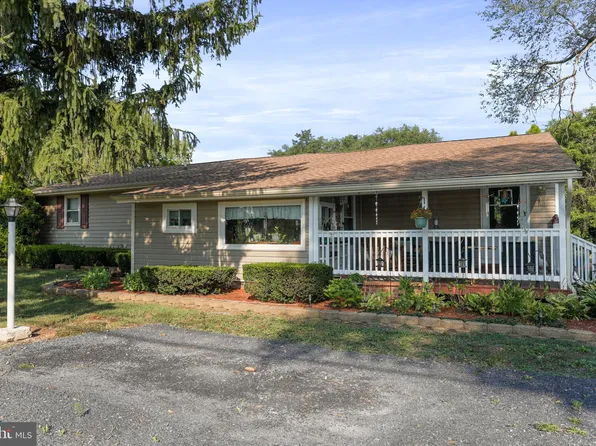 11366 Winchester Ave, Bunker Hill, WV 25413