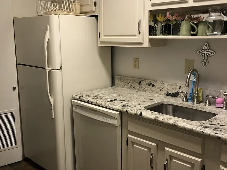 2511 Saint Charles Ave #502 — Photo 7