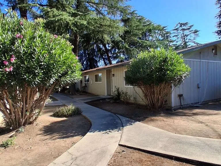 57-83 W. San Jose — Photo 3
