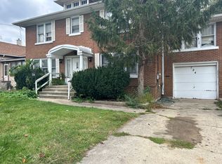 724 Richards St, Joliet, IL 60433