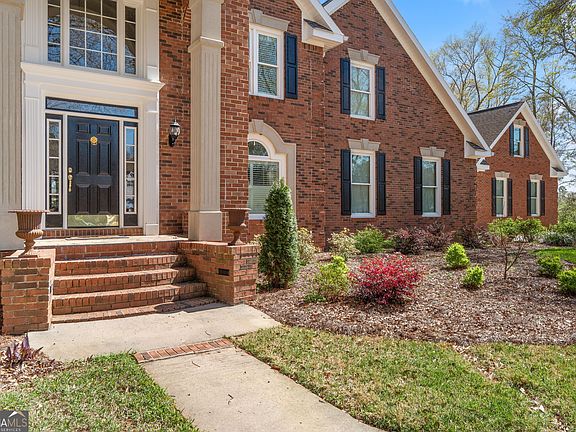 4th image of 109 Crest Pointe