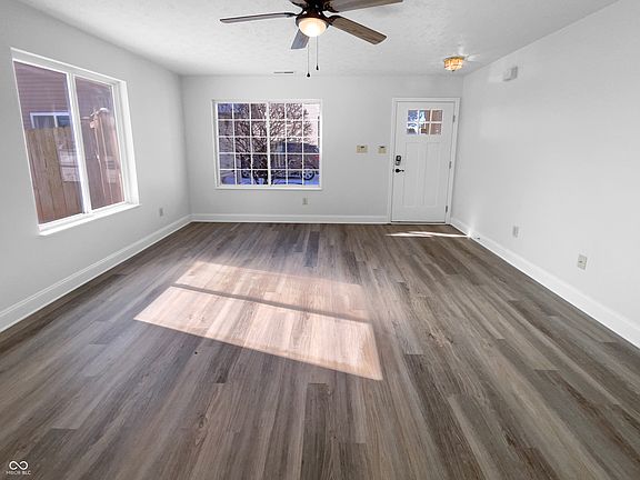 3rd image of 2365 Grand Fir Dr