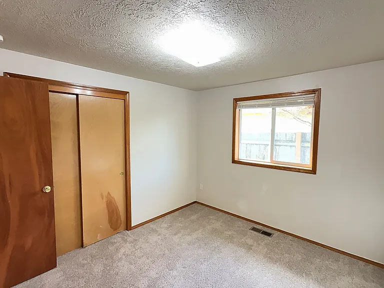 4449 Samantha Ct NE — Photo 13