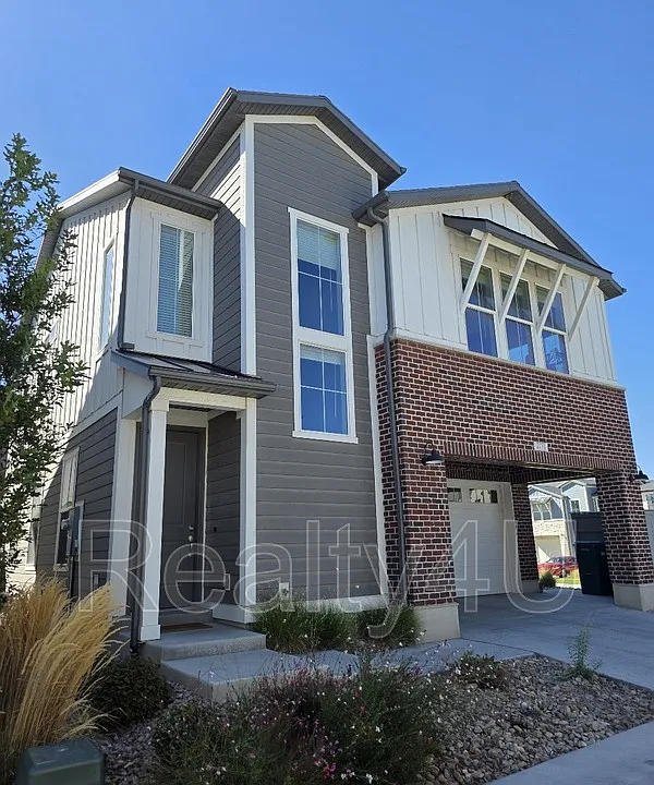 2771 N 3870 W